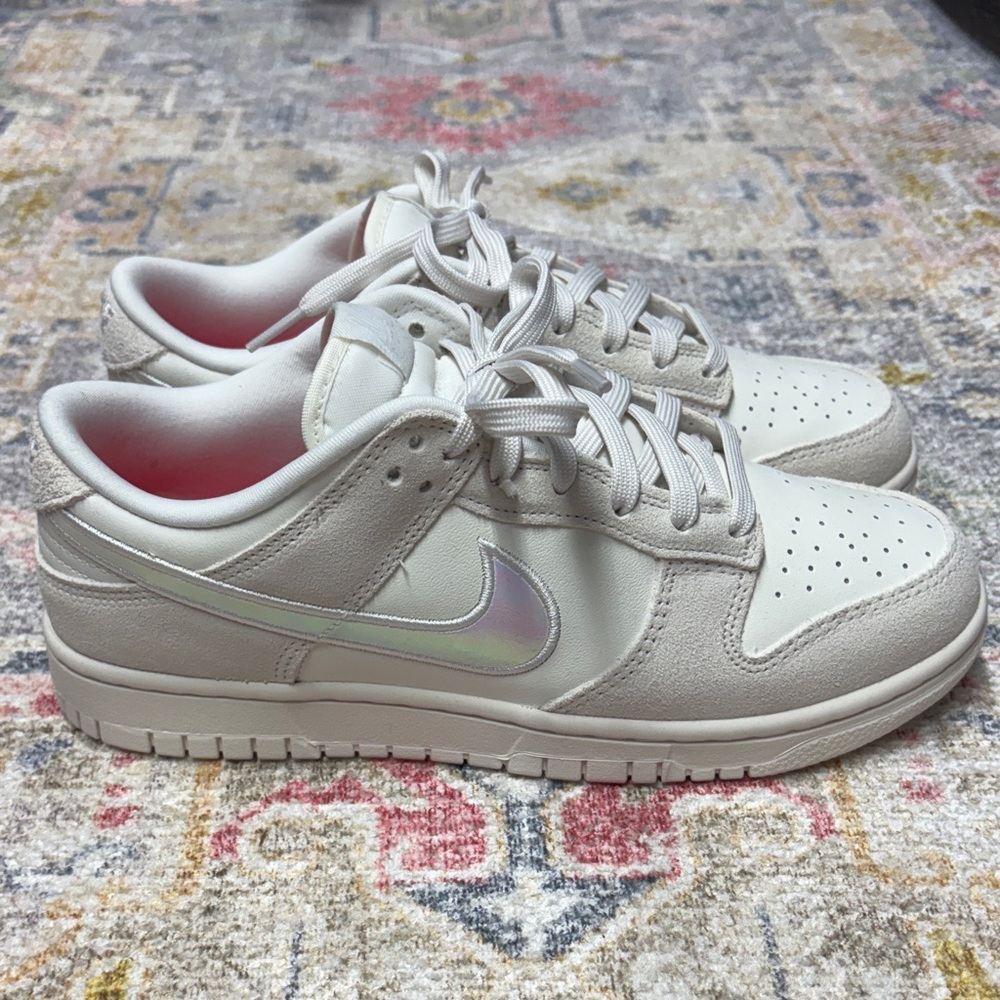 Women’s Nike Dunk, never worn